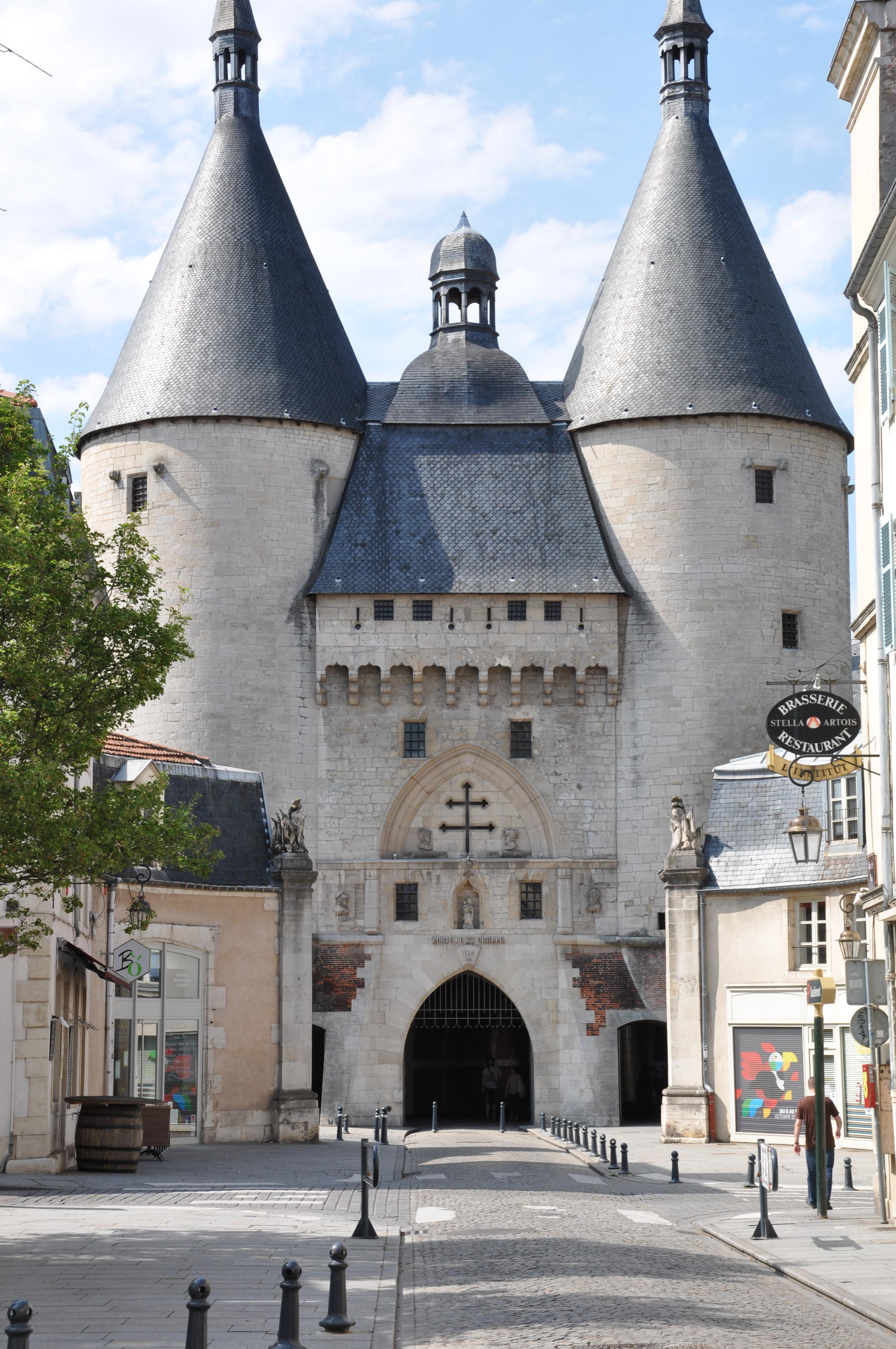 Foch Gare Hotel