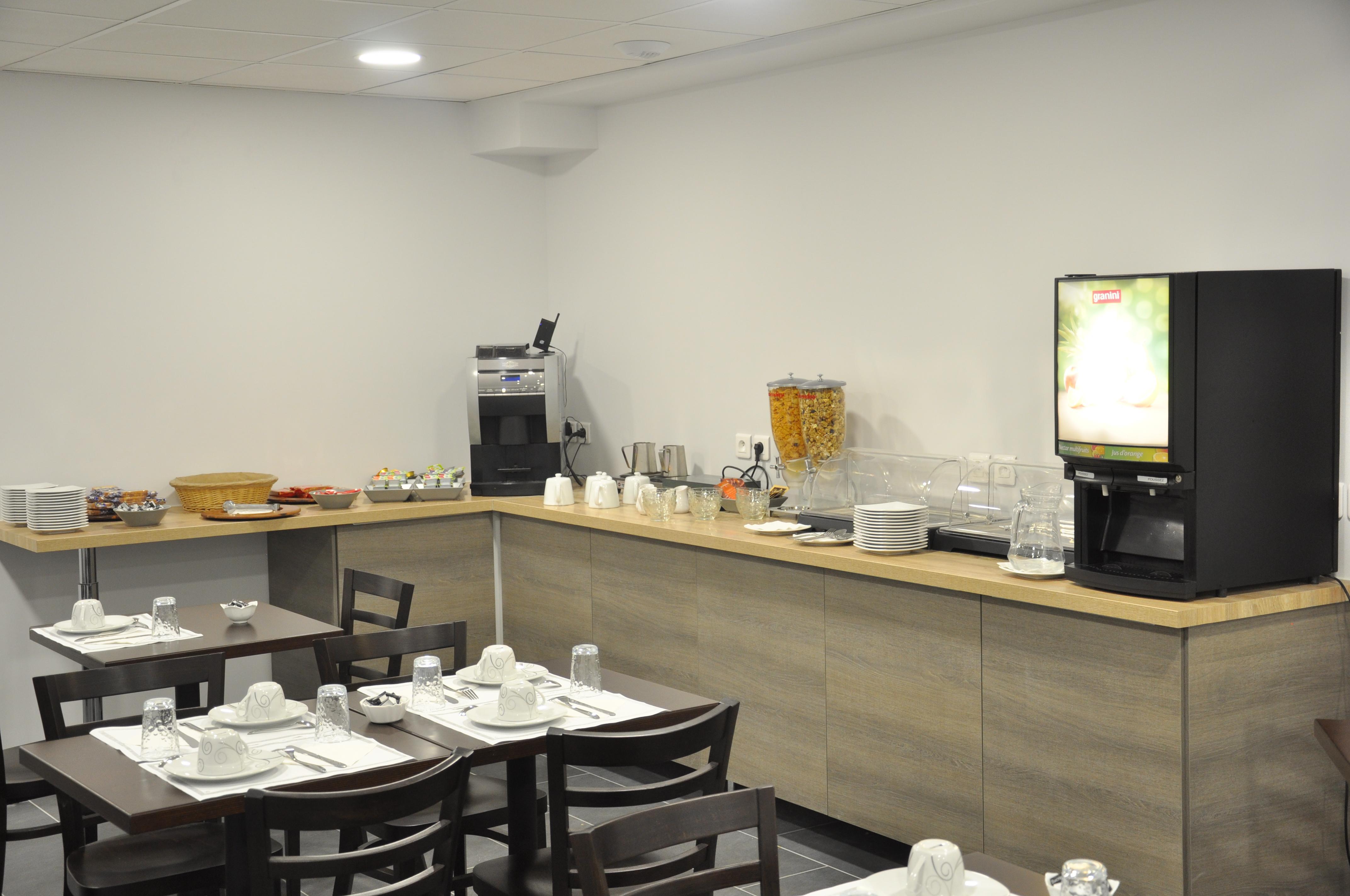 Foch Gare Hotel