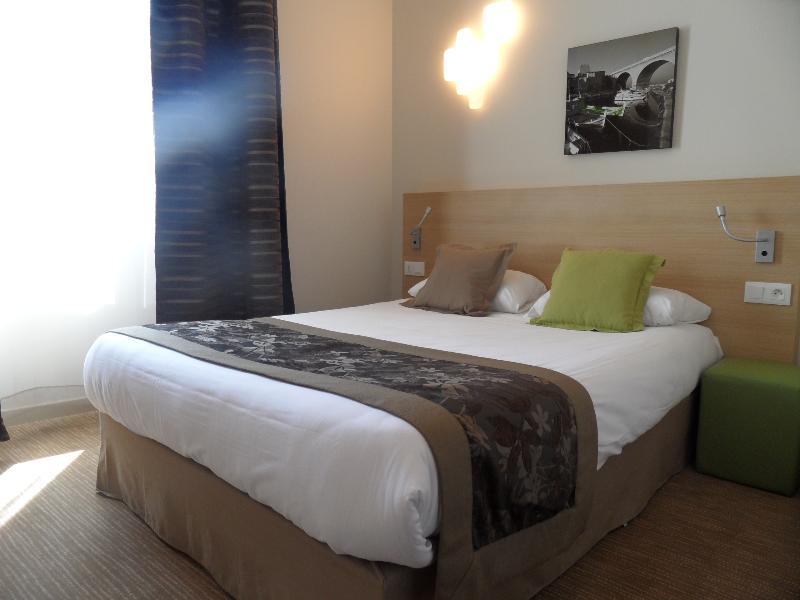Foch Gare Hotel